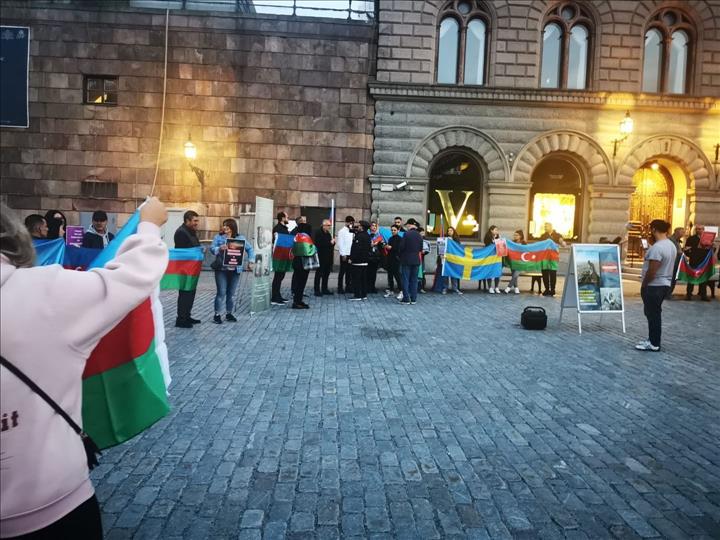 Azerbaijani Community Holds Picket In Front Of Swedish Parliament