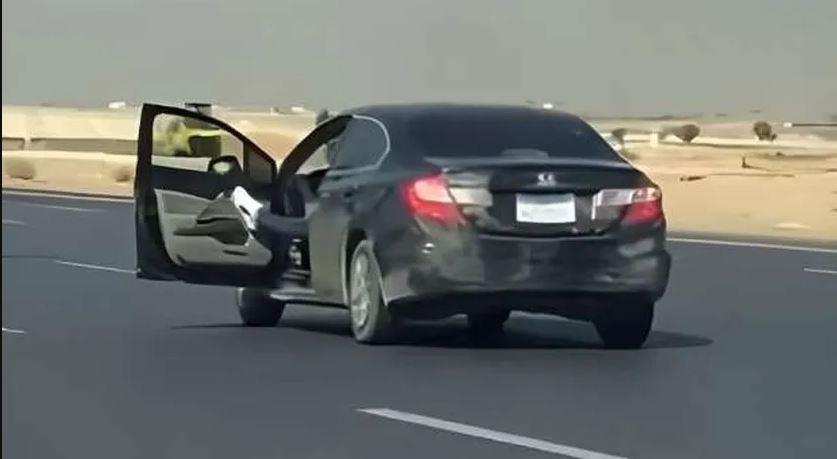 الداخلية المصرية تكشف كواليس الفيديو الصادم لشاب يقود سيارته بتهور' 