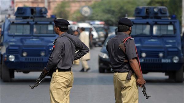 توقيف رجل للاشتباه بقتله زوجته بثقالات حديد في باكستان' 