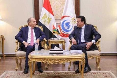 السفير العضايلة يبحث مع وزير الصحة المصري تعزيز التعاون المشترك