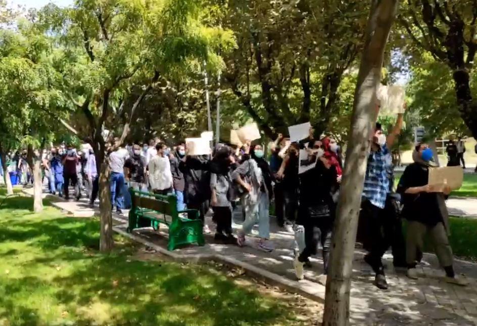 Students Of Tarbiat Modares University Hold Protest Action In Iran's Capital (PHOTO)