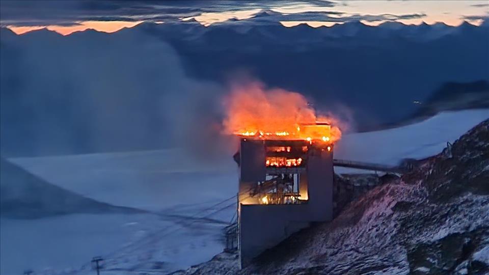 Swiss Ski Resort To Reopen After Restaurant Fire