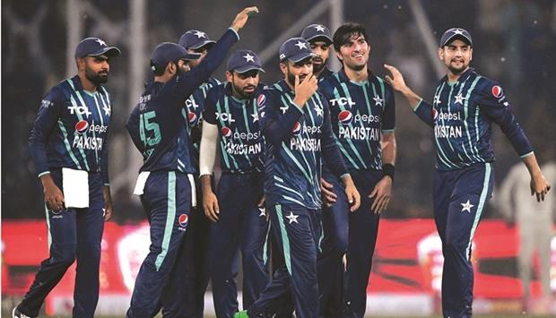 Pakistan Hold Their Nerve To Edge Out England