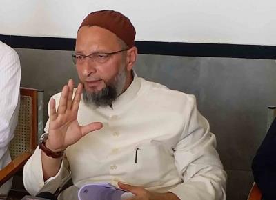  Why Right-Wing Majoritarian Outfits Not Banned, Asks Owaisi 