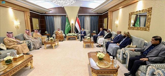 Chairman Of Presidential Leadership Council Of Yemen Receives Minister Of Defense
