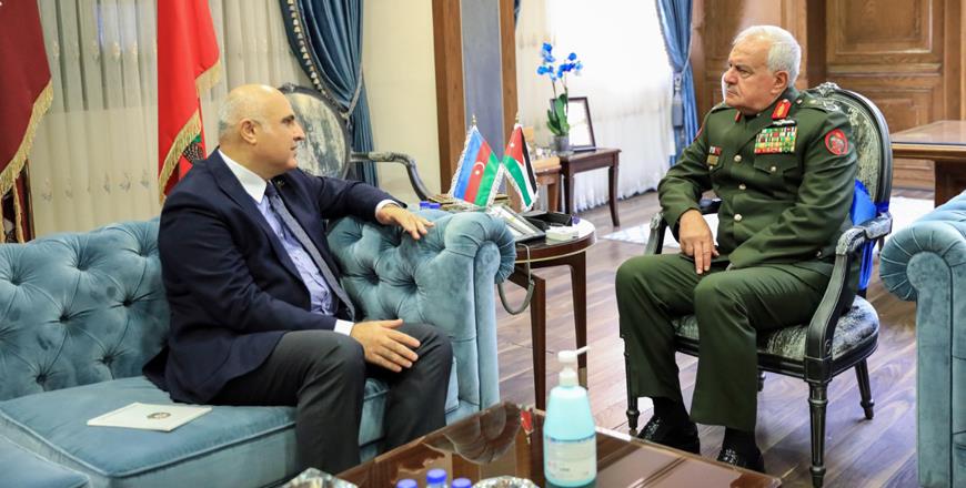 Army Cheif, Azeri Ambassador Discuss Cooperation