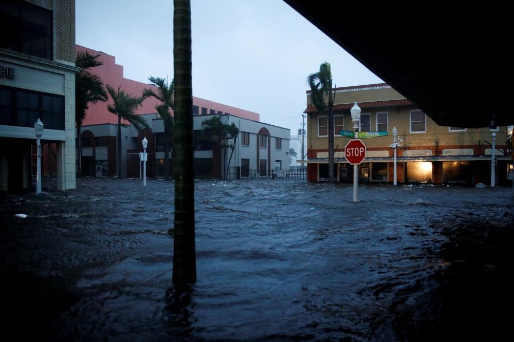 People Trapped, 2.5M Without Power As Ian Drenches Florida