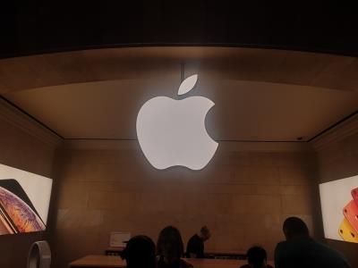  Global Phone Sales Decline Again, Apple Garners Max Profits 