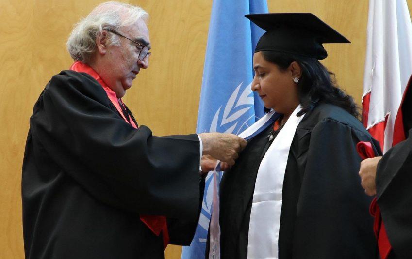 جامعة السلام تمنح درجة الدكتوراة الفخرية للشيخة رنا بنتعيسى بن دعيج آل خليفة