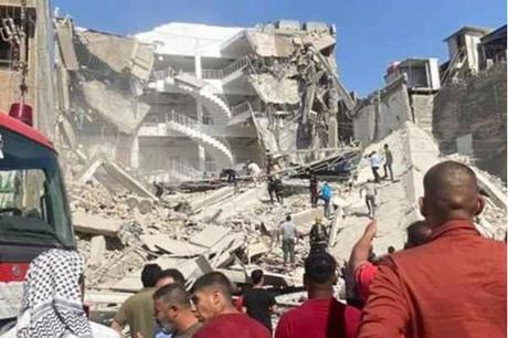 العراق: انهيار بناية سكنية ووقوع إصابات - فيديو