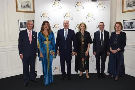 الأميرة دينا تلقي كلمة خلال حفل عشاء المنظمة الأوروبية لأبحاث وعلاج السرطان