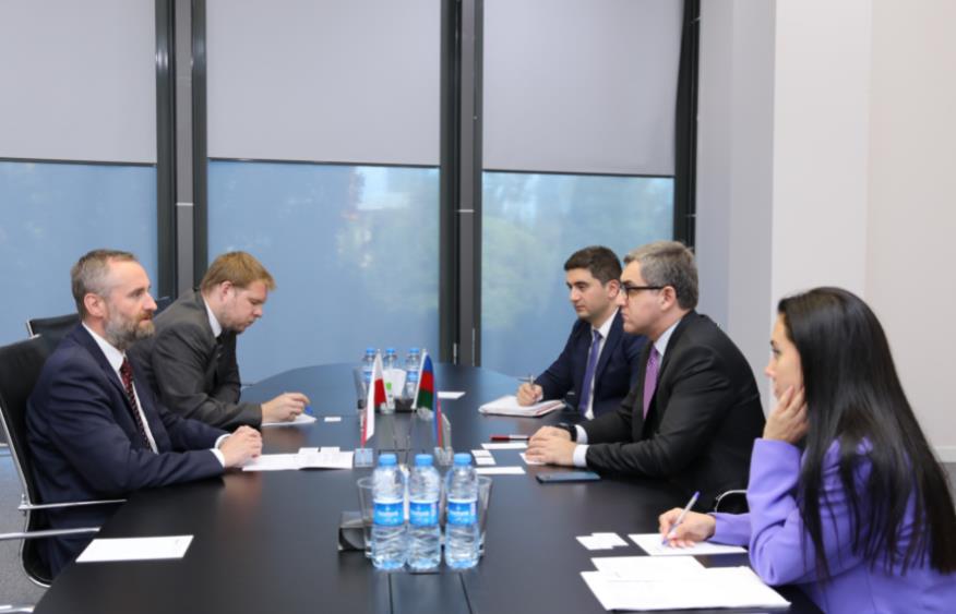Azerbaijan, Poland Discuss Possibility Of Holding Business Forum