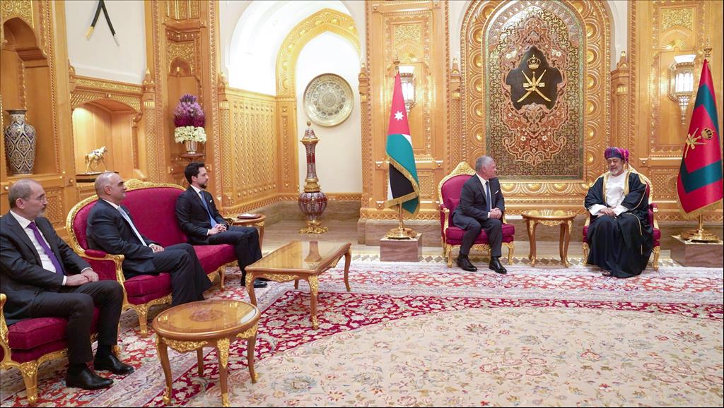 King Holds Talks With Oman Sultan In Muscat
