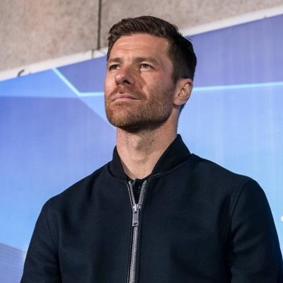  Spanish Football Icon Xabi Alonso Stepping Into Coaching Limelight At Leverkusen 