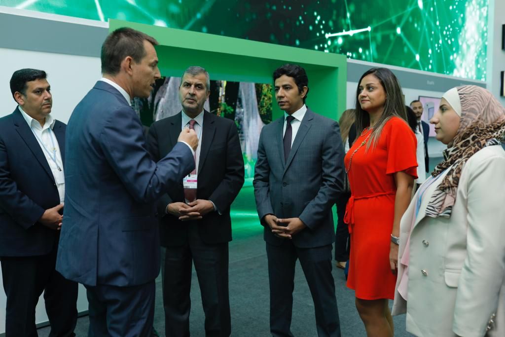 Minister of Energy and Mineral Resources visits the Schneider Electric Sustainability Hub in Sharm El-Sheikh during his Participation in COP27