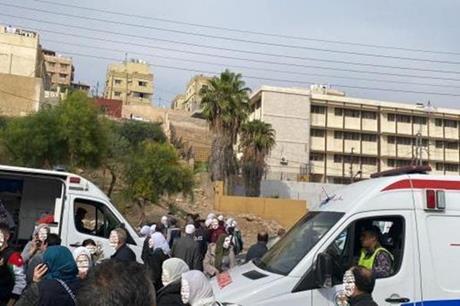 اصابة 24 طالبة مدرسة بضيق تنفس ومدير مستشفى البشير يعلق