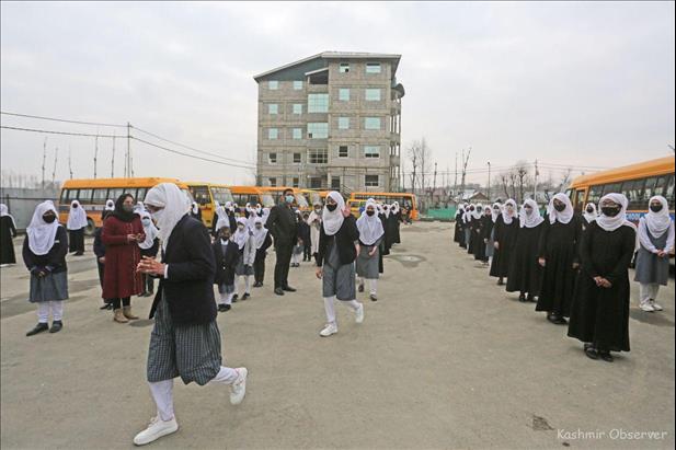 Govt Announces Winter Vacation For Schools In Kashmir