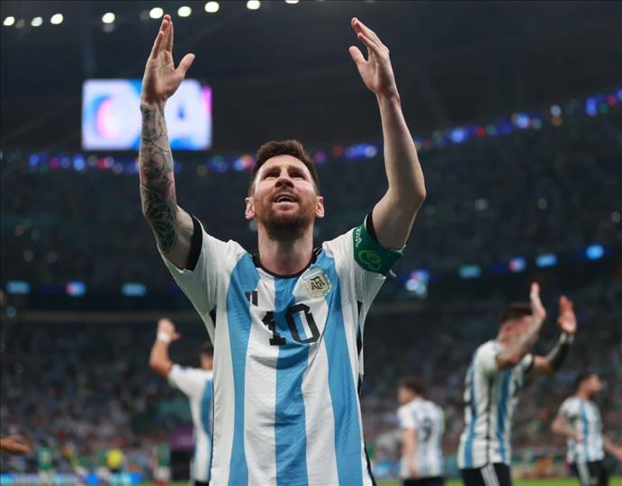 Argentine Defeat Mexico 2-0, Salvage World Cup Dream