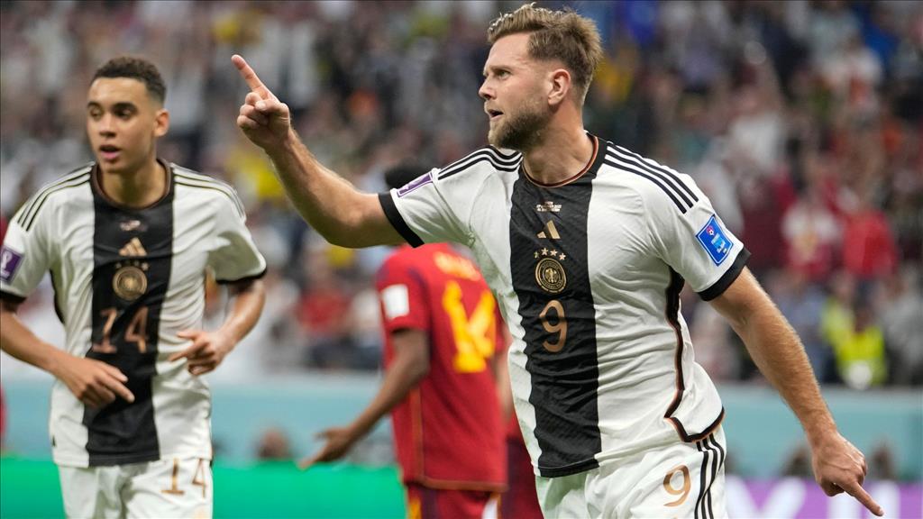 Germany Score Late For Crucial Draw Against Spain