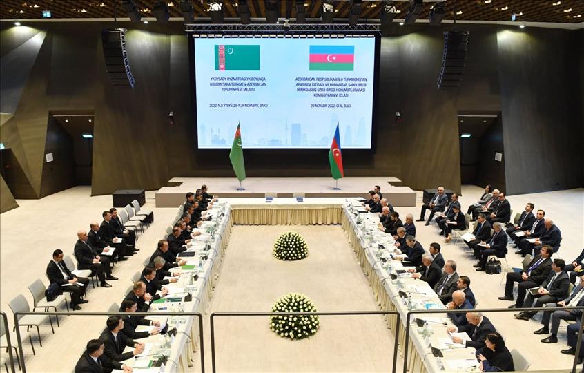 Azerbaijan, Turkmenistan Talk Boosting Co-Op In Various Spheres