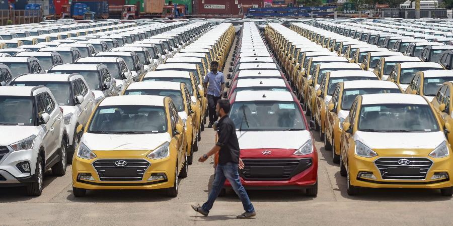 Passenger Vehicle Makers To Invest Rs 65,000 Crore By FY25: Report
