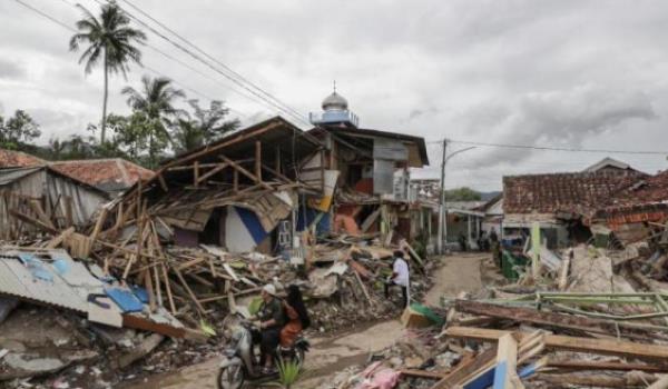 زلزال بقوة 6.4 درجة يهز جاوة الغربية في إندونيسيا