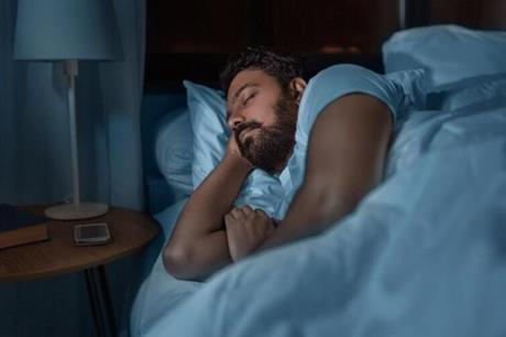 5 عوامل وراء الحرمان من نوم صحي