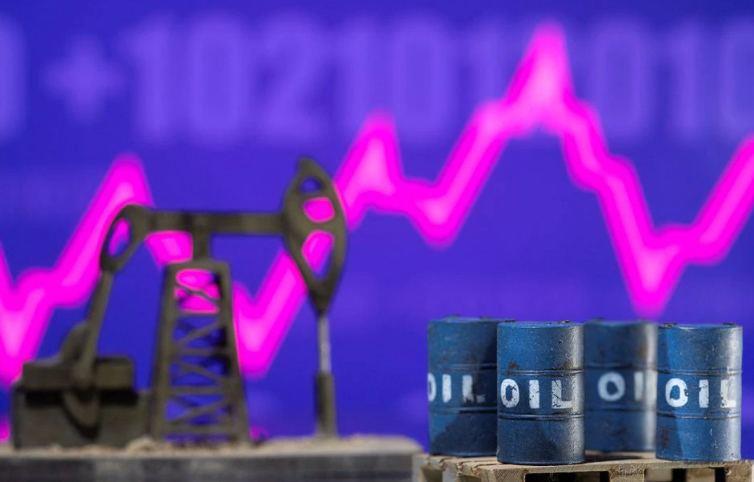 Oil Prices Drop As Fed Rate Hike Concerns Resurface