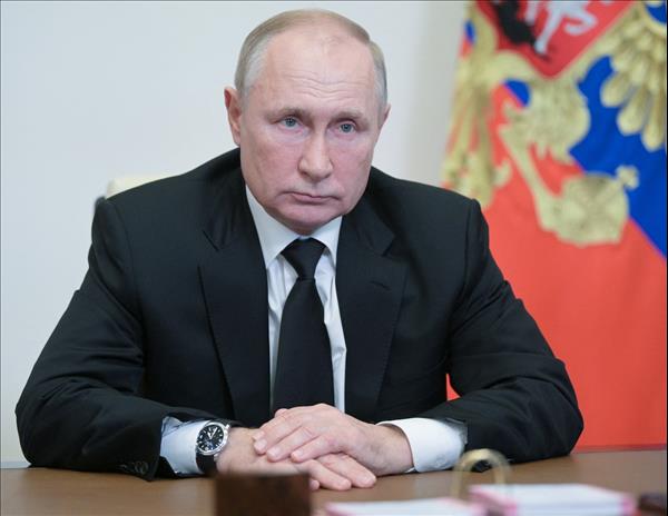 Kremlin Strives To Beat Sanctions Battering Russia