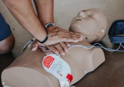  Teach CPR Technique To School Kids: KGMU Doctor 