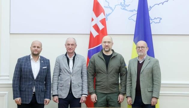 Shmyhal Discusses With Slovak Officials Energy Equipment For Ukraine