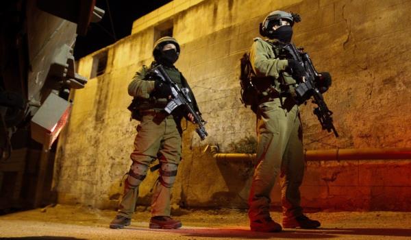 الاحتلال يعتقل اربعة مواطنين فلسطينيين في قرى رام الله