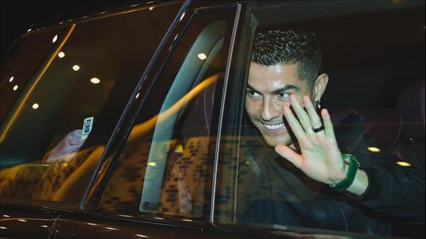 Saudis flock to buy Ronaldo shirts after Al Nassr deal