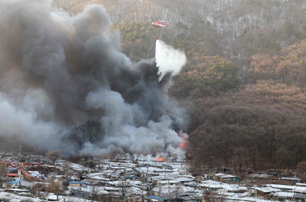 Hundreds Evacuated As Blaze Erupts In Slum Next To Seoul's Posh Gangnam ...