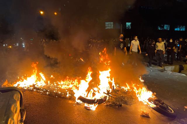 Despite Crackdown, Iran Protesters Still Challenging Regime