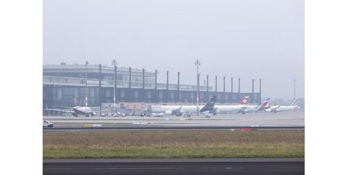 ألمانيا إضراب الموظفين والعمال يتسبب في إلغاء وإعادة جدولة رحلات الطيران من وإلى مطار برلين