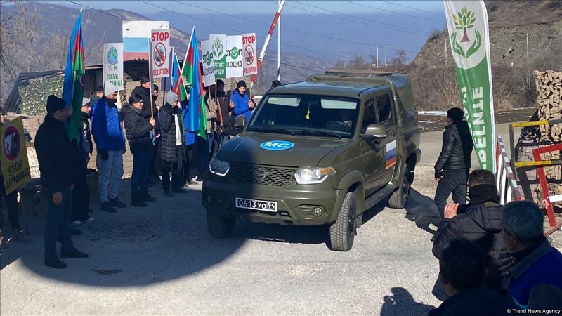 Supply Vehicle Of Russian Peacekeepers Freely Passes Along Azerbaijan's Lachin-Khankendi Road (PHOTO)