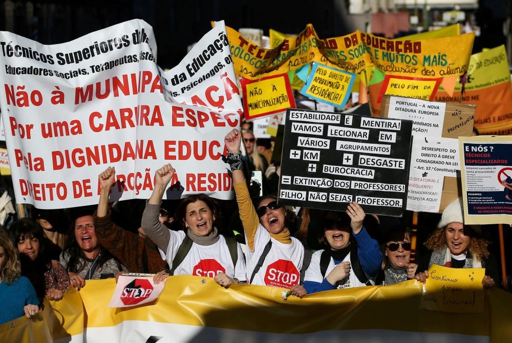 Tens Of Thousands Of Teachers March In Lisbon To Demand Better Pay And Conditions