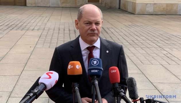 Scholz On Arms For Kyiv: Ukraine's Friends Shouldn't Compete With Each Other