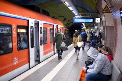  Germany Drops Face Mask Mandate On Long-Distance Transport 