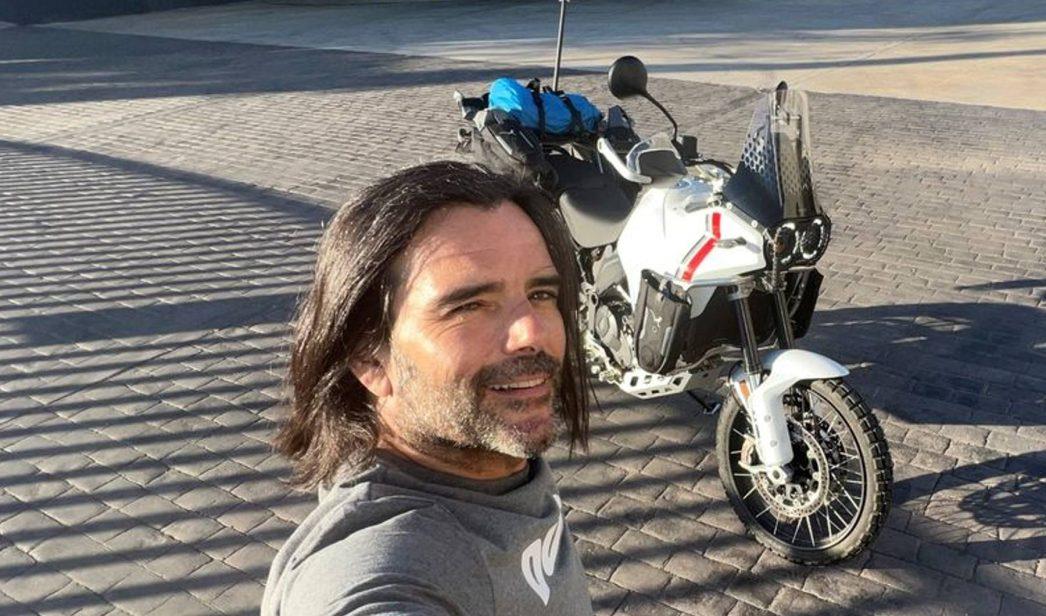 Spanish Youtuber Charly Sinewan Is Fascinated With Santa Teresa On His Motorcycle Trip Through The Nicoya Peninsula