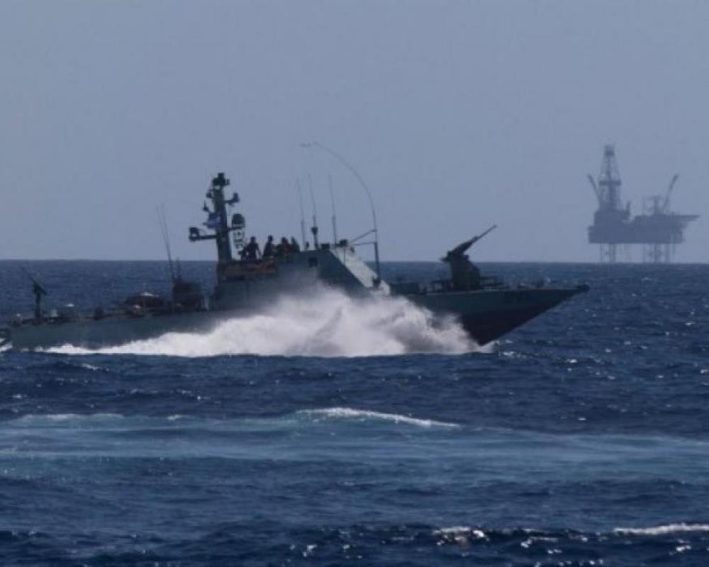 زوارق الاحتـــلال تطلق النار تجاه مراكب الصيادين في بحر شمال القطاع