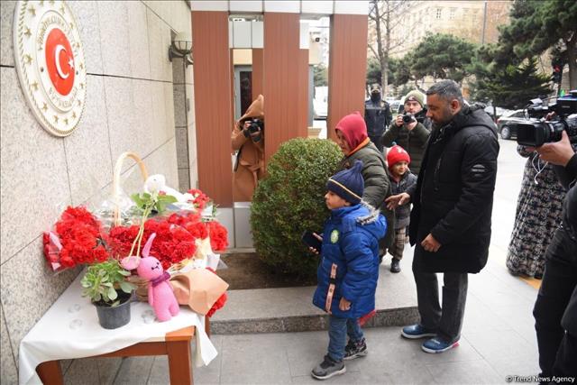 Azerbaijanis Honor Memory Of Victims Of Quake Victims In Turkiye