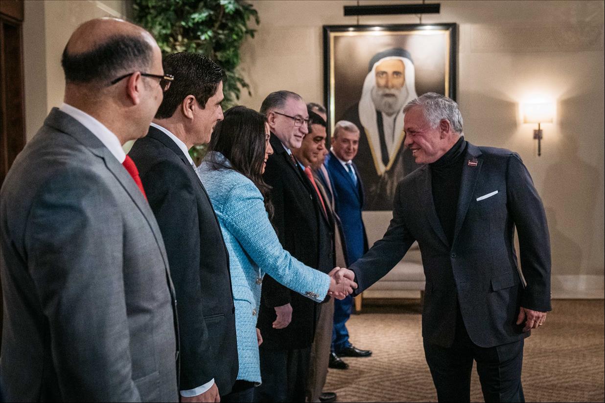 King Meets Political Science Professors, Says Palestinian Cause At Core Of Jordan's Diplomatic Activity