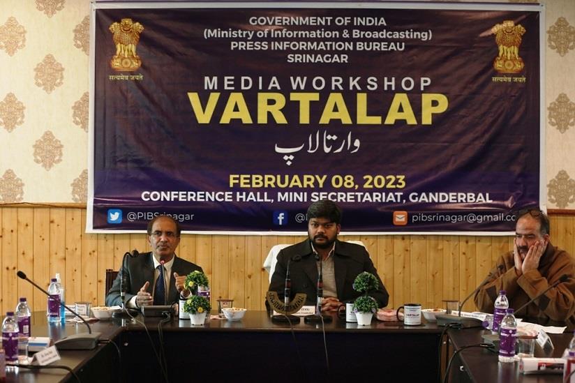 PIB Srinagar Organises Media Workshop 'Vartalap' At Ganderbal