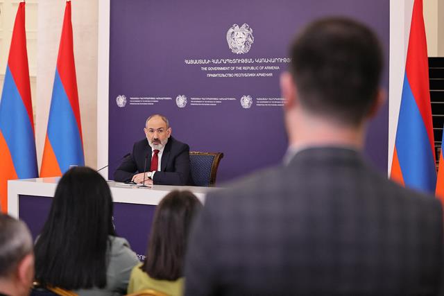 Armenia Raises Peacekeeper 'Problems' With Putin, Fears Escalation