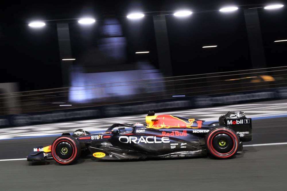 Verstappen Shrugs Off Bug To Top Practice In Saudi Arabia
