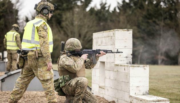 Soldiers Of Armed Forces Of Ukraine Undergo Live-Fire Training In UK