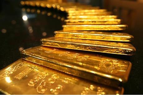 الذهب عالمياً يهبط قبل كلمة الفيدرالي