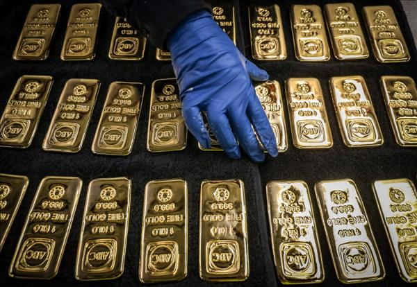الذهب يرتفع عالميا بعد قرار رفع الفائدة الأمريكية